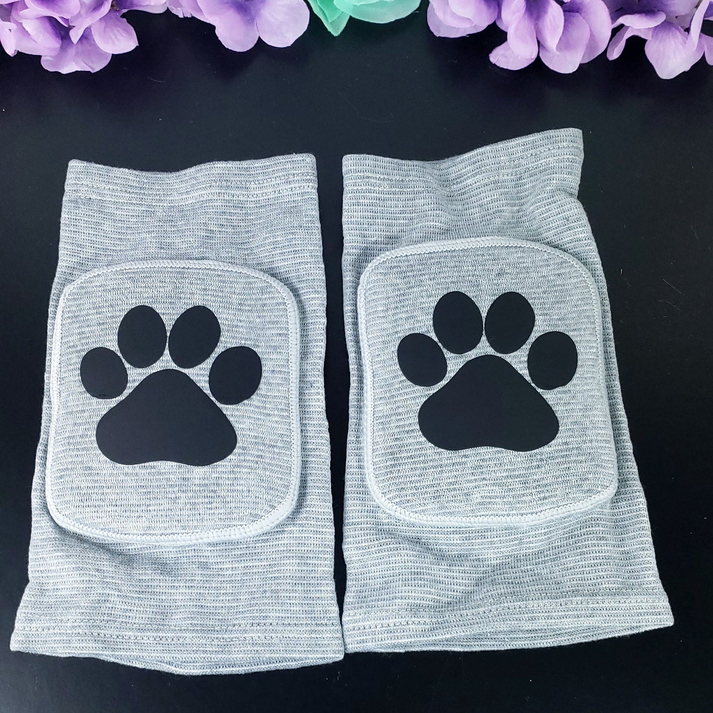 Gray Paw Knee pads