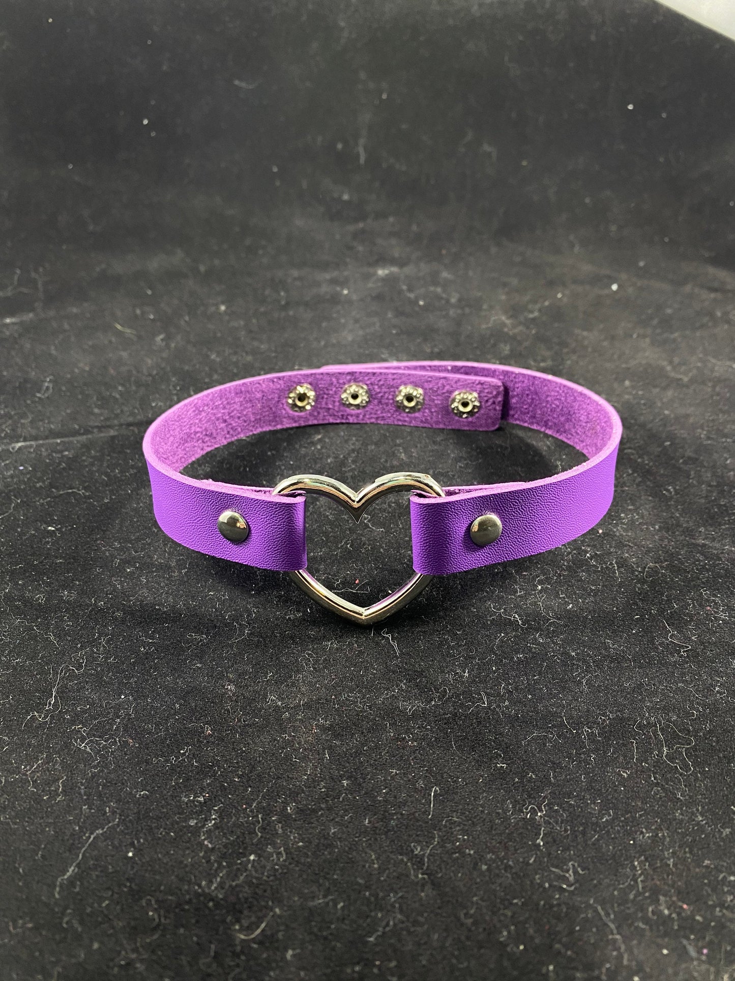Choker, Adjustable Faux Leather Heart Collar