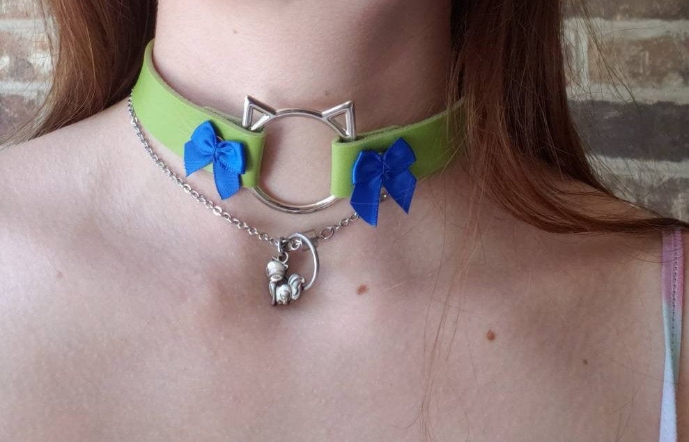 Green Cat Choker with Bows, Adjustable Faux Leather Cat Collar | Vixen's Hidden Desires