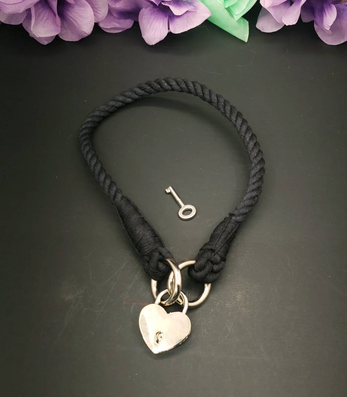 Black Heart Locking Collar - BDSM Rope Choker - Submissive Cotton Collar | Novelty Choker Accessory for Roleplay